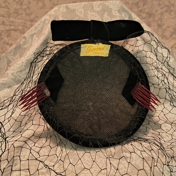Black velvet spiral vintage funeral hat with 5\
